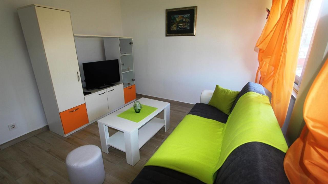 Apartments Tomislav Malinska Exterior foto